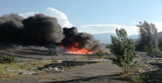 Mobilya Atölyesinde Çıkan Yangın Havadan Karadan Yapılan Müdahalelerle Söndürüldü