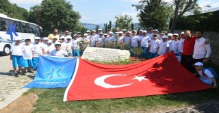 Küçükçekmeceli Öğrencilerden 15 Temmuz Şehitler Anıtına Ziyaret