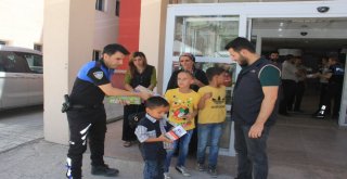 Hakkari Polisi Bu Defa Hasta Çocukları Sevindirdi