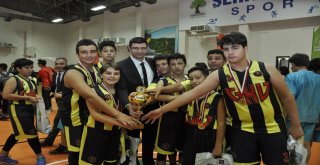 Basketbol Cumhuriyet Kupası Gaziantep Kolej Vakfının