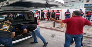 İstanbul Polisi İle İstanbul Jandarmasından Okul Önlerinde Ortak Uygulama