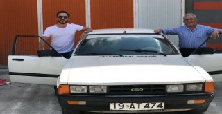 30 Yıl Önce Satılan 12 Yıl Samanlıkta Bekleyen Otomobili Bulup Babalarına Hediye Ettiler