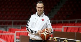 Elazığda Kadın Basketbol Takımının Başına Hakan Acer Getirildi