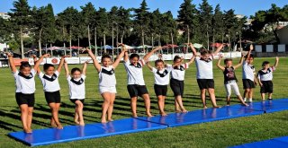 Çeşmede Yaz Spor Okuluna Görkemli Açılış