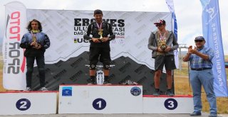 Erciyeste Uluslararası Downhill Bisikleti Kupası Düzenlendi