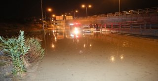 Kuşadası Fırtınayı Atlattı Yağmura Teslim Oldu