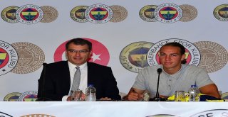 Fenerbahçede Frey Ve Reyes İmzaladı