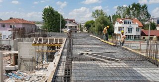 Kartepe Yüzme Havuzunda Çalışmalar Sürüyor