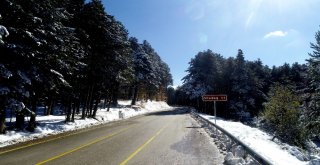 Uludağda Erken Gelen Kar Yüzleri Güldürdü