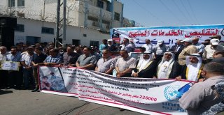 İş Akitleri Daimiden Sözleşmeliye Çevrilen Unrwa Çalışanları Gazzede Gösteri Yaptı