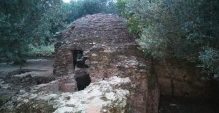 Kilise Üzerindeki Hamam Ortaya Çıkartıldı