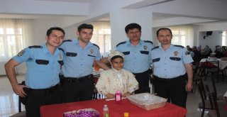 Polis Aracı Şehit Kardeşine Sünnet Arabası Oldu