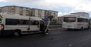 Kocaelide İki Servis Minibüsü Çarpıştı: 3 Yaralı