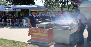 Sözleşme İmzalamayan Futbolcular Mangal Partisi Yaptı