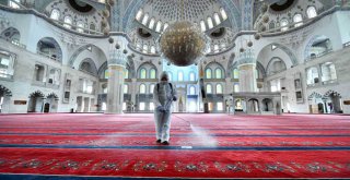 BÜYÜKŞEHİR'DEN CAMİLERDE TEMİZLİK SEFERBERLİĞİ