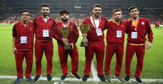 Galatasaray Espor Zula Takımı Kupalarını Tanıttı