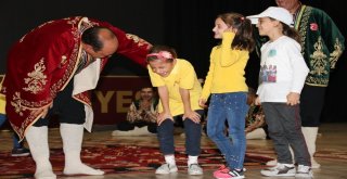 Temsili Nasreddin Hoca: “Bizim Kahramanımız Noel Baba Değil, Nasreddin Hocadır