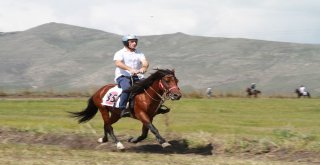 Rahvan At Yarışları Nefesleri Kesti