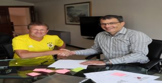 Fenerbahçede Erwin Koeman İmzayı Attı