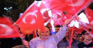 Düzcede Demokrasi Ve Milli Birlik Günü İçin Vatandaşlar Mehter İle Yürüdü