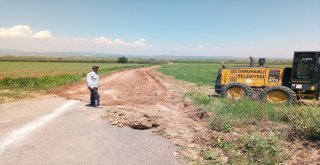 Saruhanlı Belediyesi Arazi Yollarını Düzenliyor