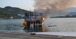 Mersinde Tur Teknesi Alev Alev Yandı