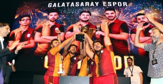 Galatasaray-Fenerbahçe Rekabeti Zulaya Taşındı