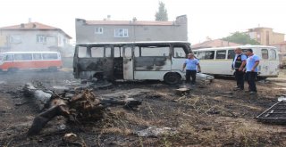 Karamanda Minibüslerin Konduğu Boş Arsada Yangın Çıktı