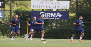 Fenerbahçe Antrenmanlara Başladı