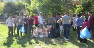 Gönüllüler Batmanda Çöpleri Topladı