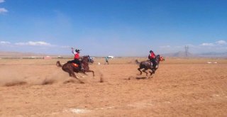 Yazıhanda Atlı Cirit Heyecanı