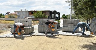 Salihlide 4 Mahalleye 47 Bin Metrekare Parke Taş Döşendi