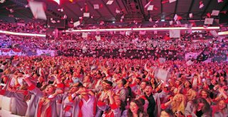 İkü 20. Dönem Mezunlarını Uğurladı