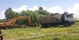 Müdür Edip, Okul İnşaatlarını Denetledi