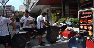 Balkesli Futbolcular Sokaklardan Çöp Topladı