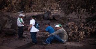 Guatemalada Yanardağı Patlamasında 300Den Fazla Kayıp