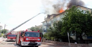 3 Katlı Binada Çıkan Yangın Söndürüldü