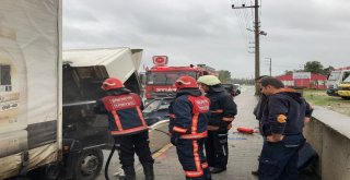 Sakaryada Yağ Yüklü Kamyon Petrol Önünde Alev Aldı