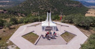 Fotoğraf Sanatçıları Emeti Görüntüledi