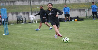 Sözleşme İmzalamayan Futbolcular Mangal Partisi Yaptı