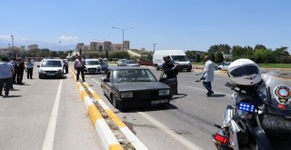 ‘Dur İhtarına Uymayarak Kaçan Otomobil Lastiklerini Patlatılarak Durduruldu