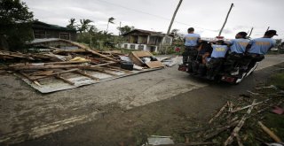 Filipinleri Vuran Süper Tayfun Mangkhut 3 Can Aldı