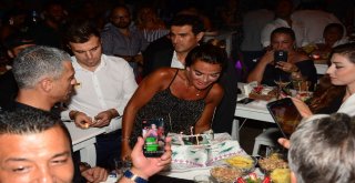 Özlem Yıldız, 41İnci Yaşını Hakan Altun Sahnesinde Kutladı