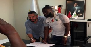 Akhisar Belediyespor, Manuyu Renklerine Bağladı