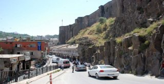 Bitlis Kalesinde 3 Yıl Aradan Sonra Kazı Çalışması