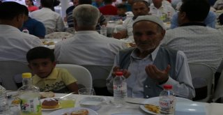 15 Temmuz Şehitleri Anısına Yemek Verildi