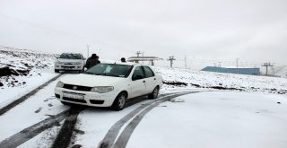 Doğuda Kar Köy Yollarını Ulaşıma Kapattı