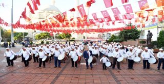 Maltepe Cumhuriyeti Davullarla Karşıladı