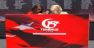 Taksim Meydanındaki Ömer Halisdemir Heykeline Yoğun İlgi