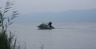 Sandaldan Göle Atlayan Kuzenlerden 2Si Kurtarıldı, 1İ Kayıp